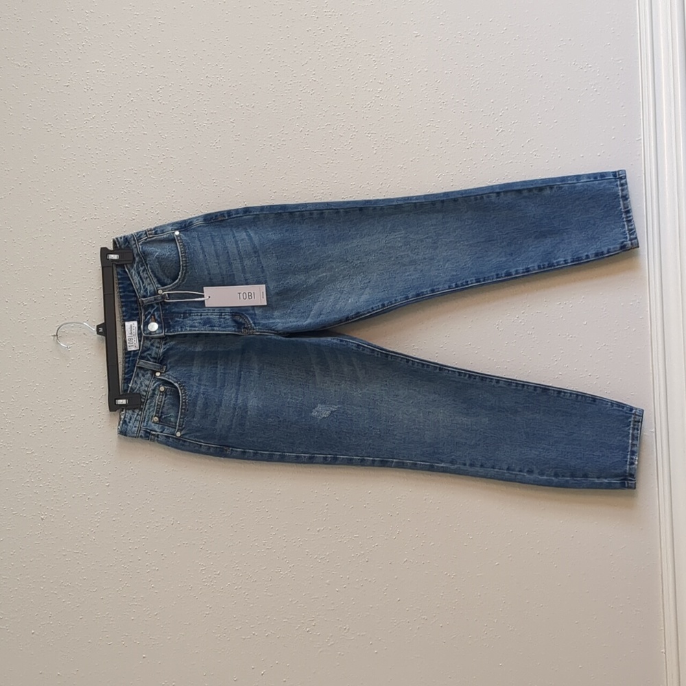TOBI - Hauser Light Wash High Rise Girlfriend / Mom Jeans